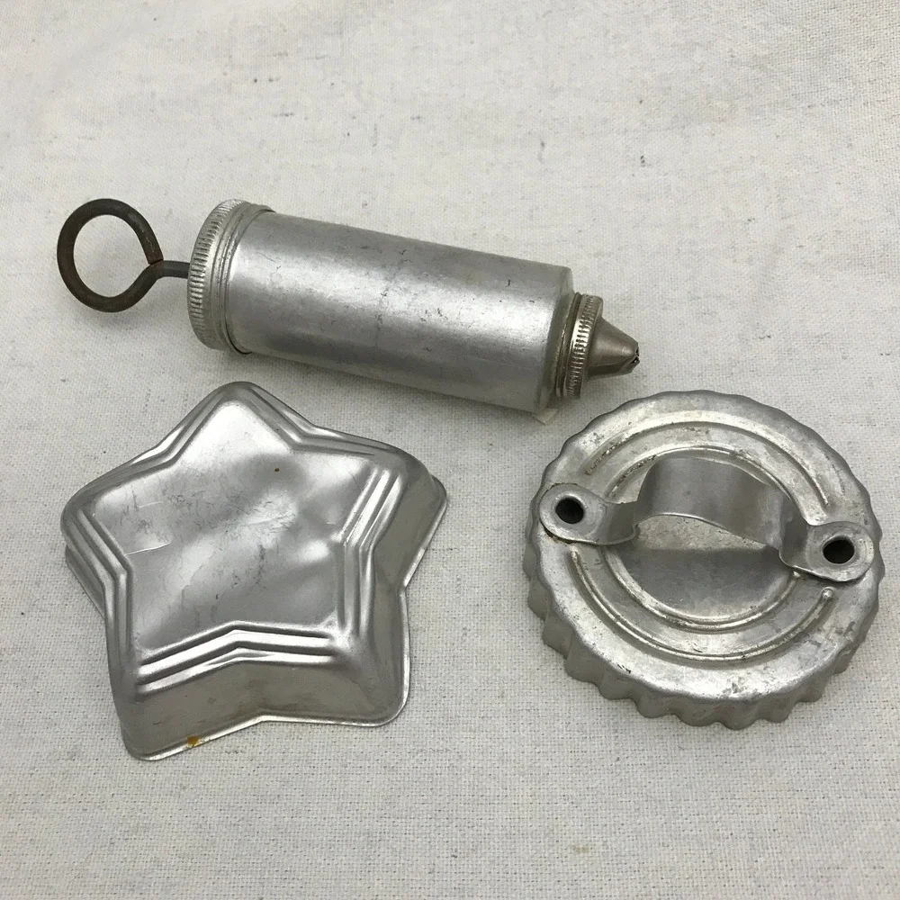 Vintage‎ Tin Cookie Cutters: Star, Scalloped Round & Pastry Press